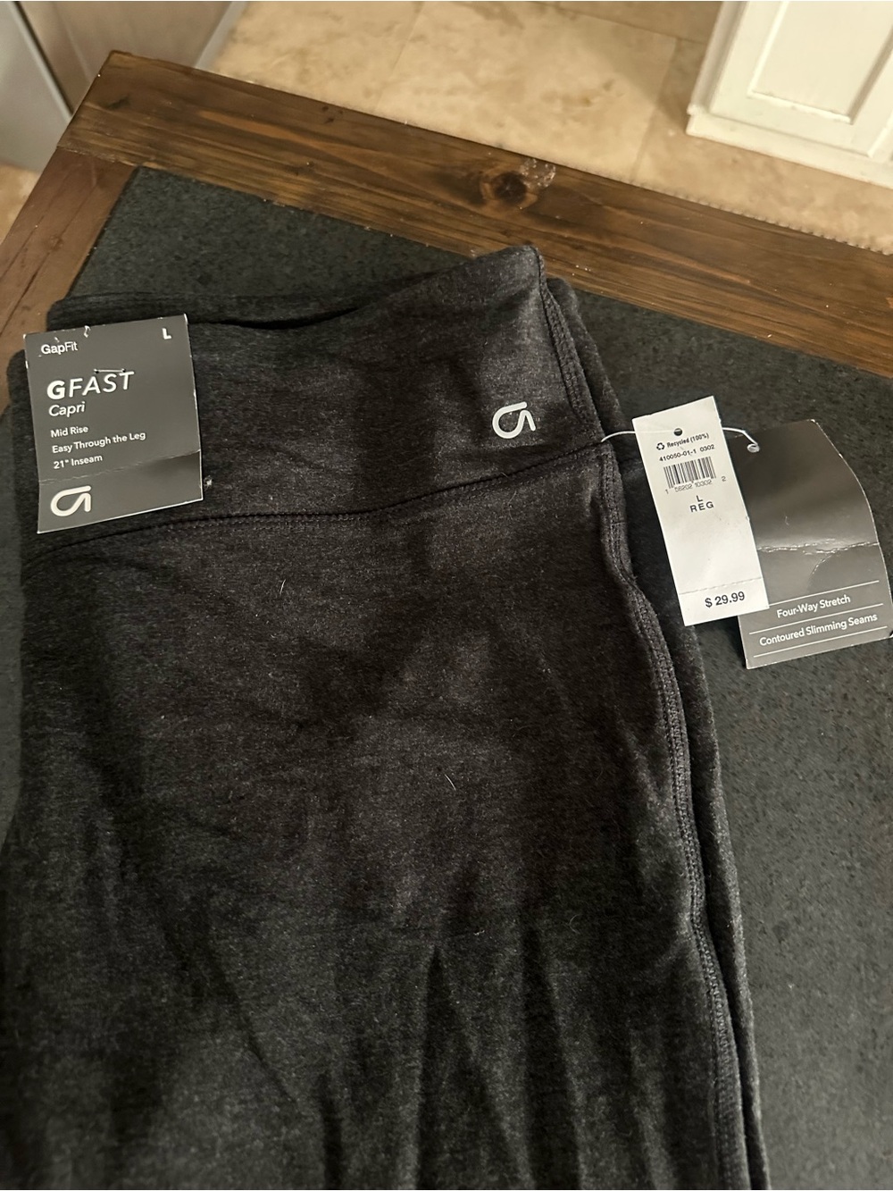 GAP GFast Women’s Black Capri Pants - athletic